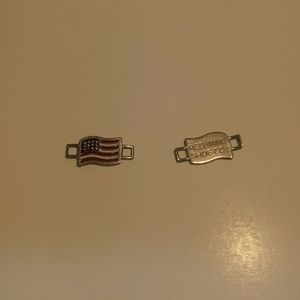 Red wing flag lace keeper